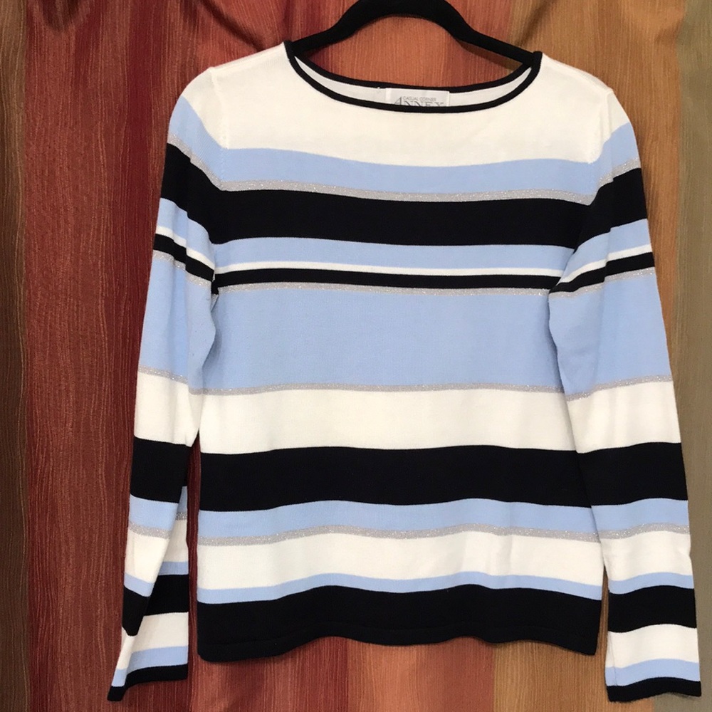 Stunning Winter Sweater - Size L